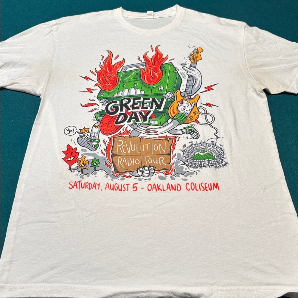 Green Day 2017 Revolution Radio Tour White T-Shirt , L , $32 - Picture 2 of 8